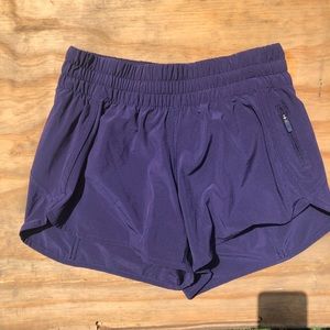 lululemon Tracker Shorts purple sz 8, 4” inseam